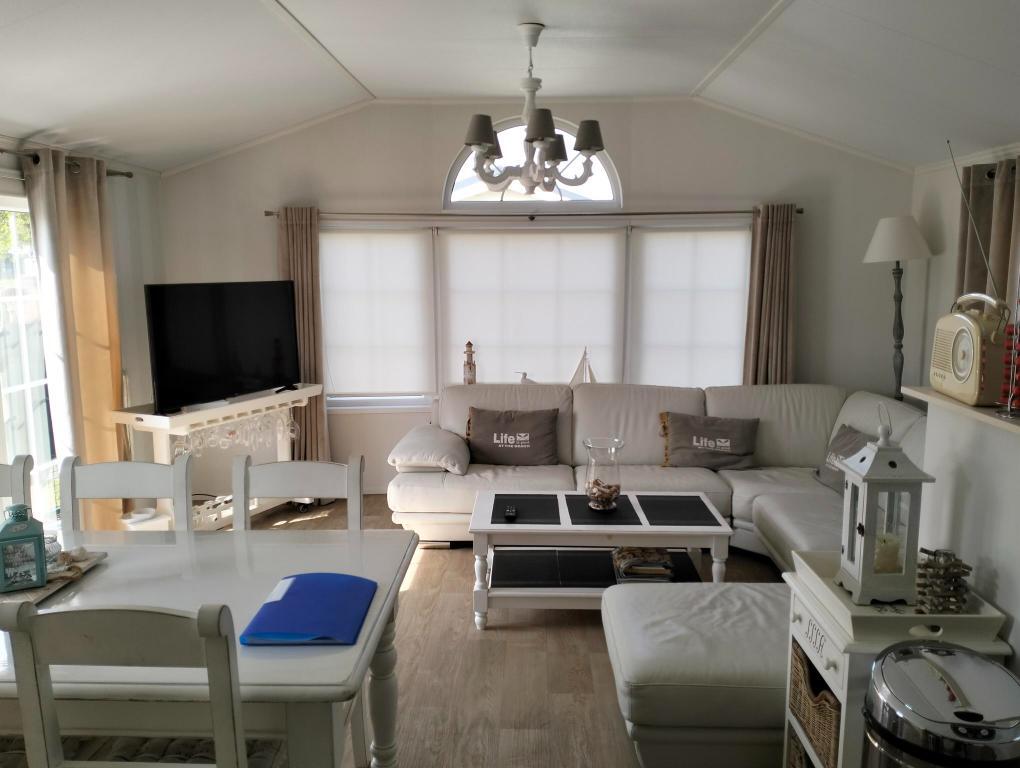 7208livinggr